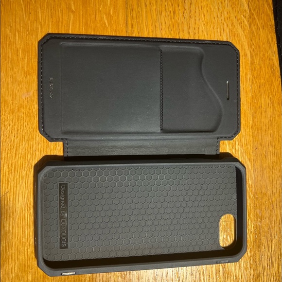 iPhone 7 Flip Case - Picture 4 of 4